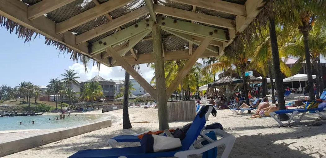 Romantique Et Bel Appartement En Bord De La Mer, Piscine Surveillee Et Belle Plage A 50M Saint-Francois  Exterior photo